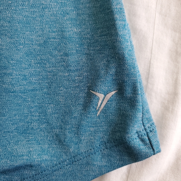 Old Navy Semi-Fitted Active Workout Shirt MEDIUM - Picture 4 of 5